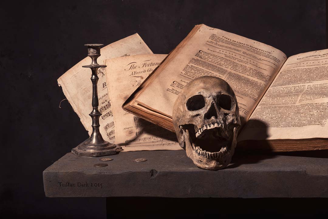 Skull Books Candle Holder Tristan Dark Vanitas DSC 0022